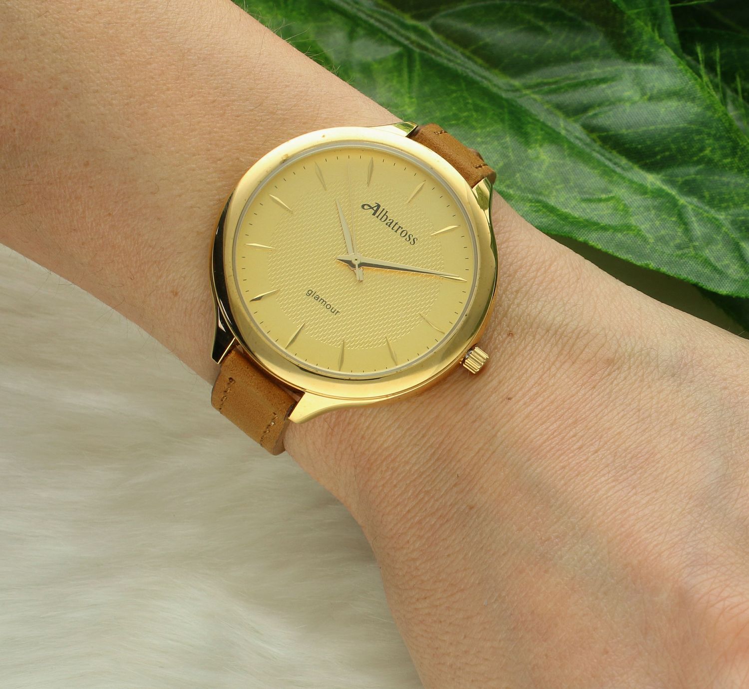 Zegarek damski na brązowym pasku Albatros ABBB96 brąz. Damski zegarek na pasku. Zegarek damski na brązowym pasku. Tani zegarek damski. Tani zegarek dla kobiety ze złotą tarczą. Zegarek na prezent dla kobiety.  (2).jpg